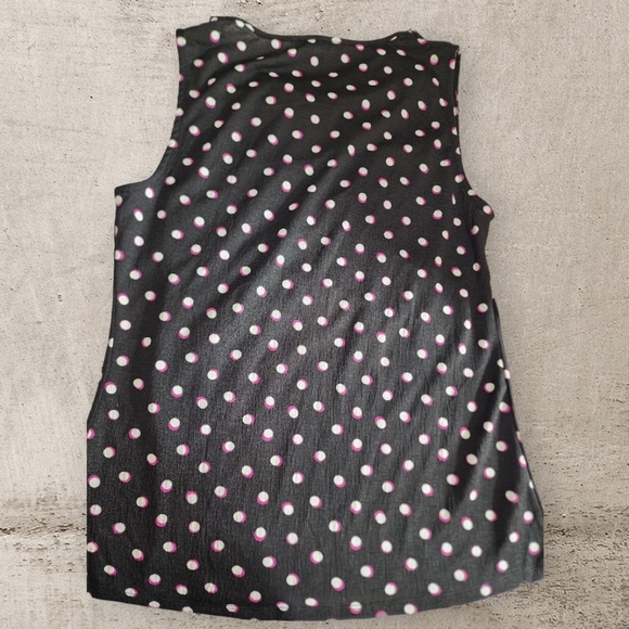 sleeveless blouse - Picture 2 of 4